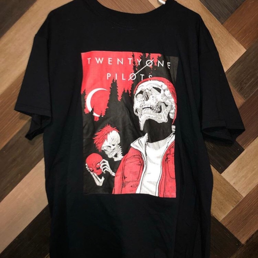 TØP tee